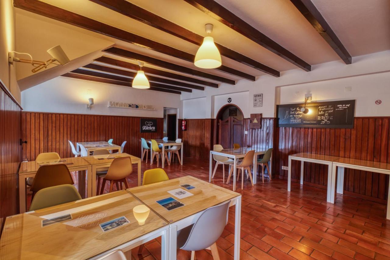 Homemoel Local Accomodation Al São Pedro de Muel Exteriör bild