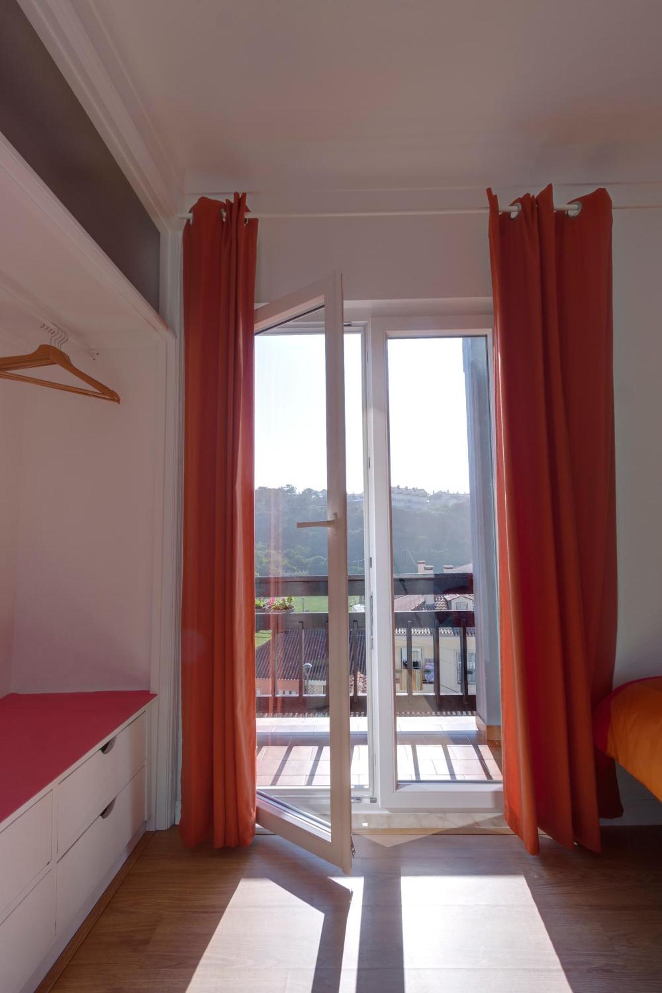 Homemoel Local Accomodation Al São Pedro de Muel Rum bild