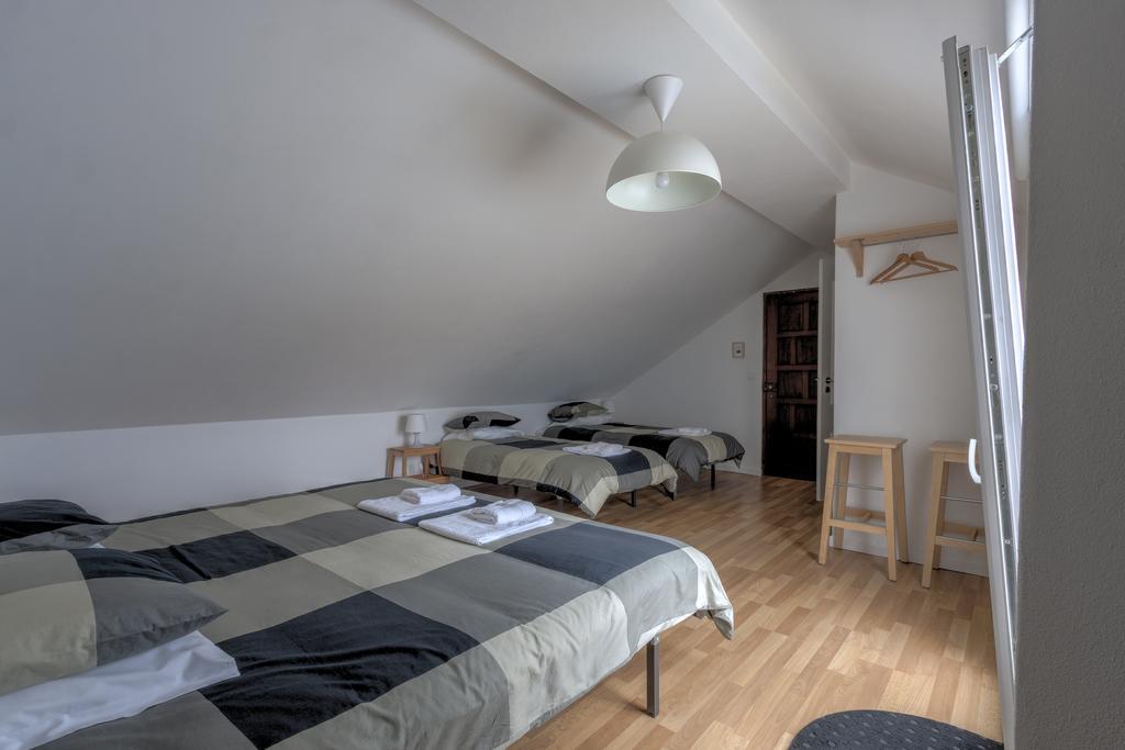 Homemoel Local Accomodation Al São Pedro de Muel Rum bild